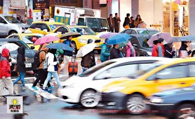 行人為玩「寶可夢」突闖車道，使車輛「閃躲不及」造成車禍意外發生，這樣駕駛也需負肇事責任嗎？