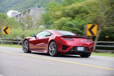 東瀛四大天王之一貼地飛行器二代目Honda NSX 真親民