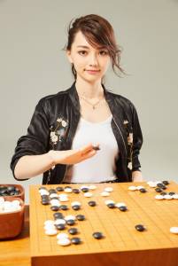 「棋界第一美女」黑嘉嘉轉戰演藝圈 期許變身「零負評女神」林依晨