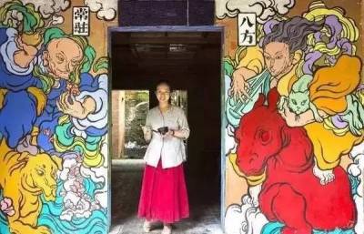 這個80後中國姑娘只在牆上畫“鬼神”，畫到荷蘭 法國 意大利···