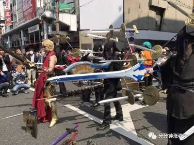 一場掏空你的身體和笑點的COSPLAY大遊行，日本人太有才了