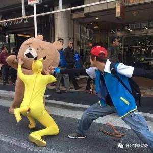 一場掏空你的身體和笑點的COSPLAY大遊行，日本人太有才了