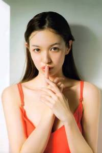 日本那些讓人忍不住一看再看的女模特，個個氣質非凡，美到飛起！