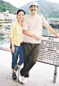 周潤發寵妻31年無子女，如今裸捐56億，真相是這樣……