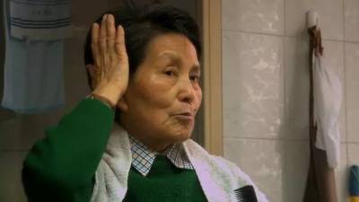 等待了20年，她終於嫁給了愛情，一起攜手走過43年，被寵到90歲，她說即使忘記一切，也不會忘記你