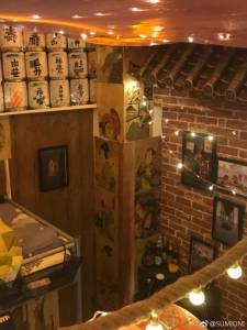 魔幻！中傳男生將寢室設計成日本“居酒屋”， 取名叫「魔男窟」！