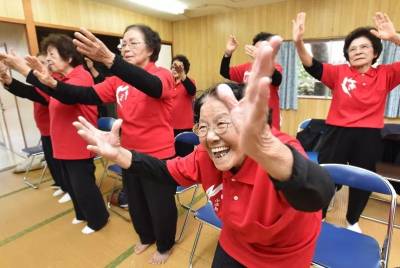 史上最高齡女團！日本老奶奶告訴你：人生，80歲以後才有趣！