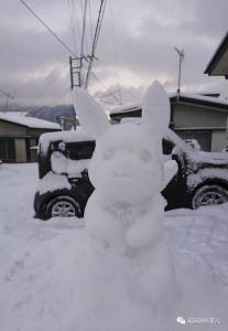 一場東京暴雪，一夜之間日本人民堆雪人的腦洞再！也！關！不！住！了！