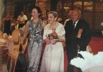 25歲相遇，83歲結婚，一生的等待，這才是的愛情