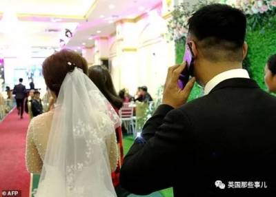 在越南，一群不願墮胎的未婚媽媽們，搞起了假結婚...