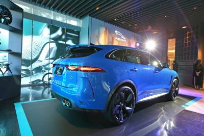 終極豹力跑旅 Jaguar F-Pace SVR