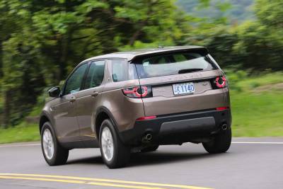 七人冒險車 Land Rover Discovery Sport 2.2D SE