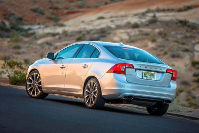 豪華品牌中型房車複選題 Volvo S60