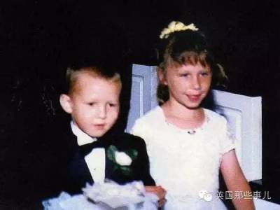 17年前，他倆是一對花童。17年後，他們倆竟然結婚了！還在當年的那個教堂....只是這17年的變化簡直嚇壞網友！