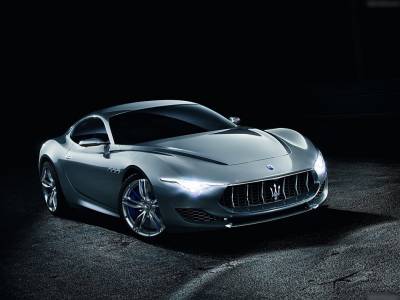 Maserati Quattroporte雪白無偽現身，年式小改新車2017年登場