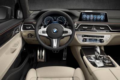 「總裁請坐穩，我們要開飆了！」BMW大7性能最強版M760i xDrive即將登場