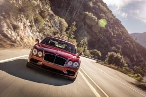 Bentley Flying Spur追加中間車型「V8 S」！車名多了個「S」，最大馬力也同步小漲至521hp