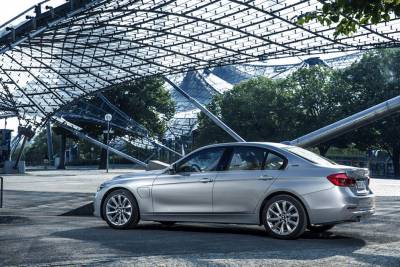 266萬起，全新BMW 330e正式上市