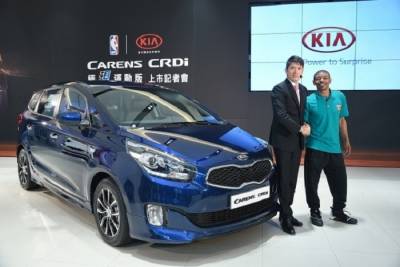 Kia Carens CRDi極「現」運動版 93.5萬限量開賣 NBA傳奇球星Muggsy Bogues力挺站台