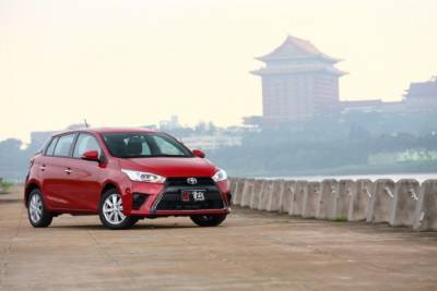 小鴨變天鵝 Toyota Yaris 豪華S