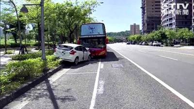 好端端停在「停車格」裡也被撞，這下除「仰天長嘯」發洩不滿外，車主該如何處置才能充分「保障」自身權益？