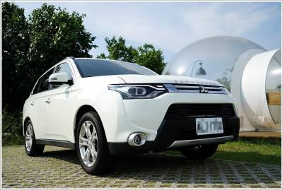 【新北八里】八里泡泡窩x MITSUBISHI OUTLANDER 4WD尊榮七人座 高質感美型省油大空間 安全更升級 出遊露營必備車款